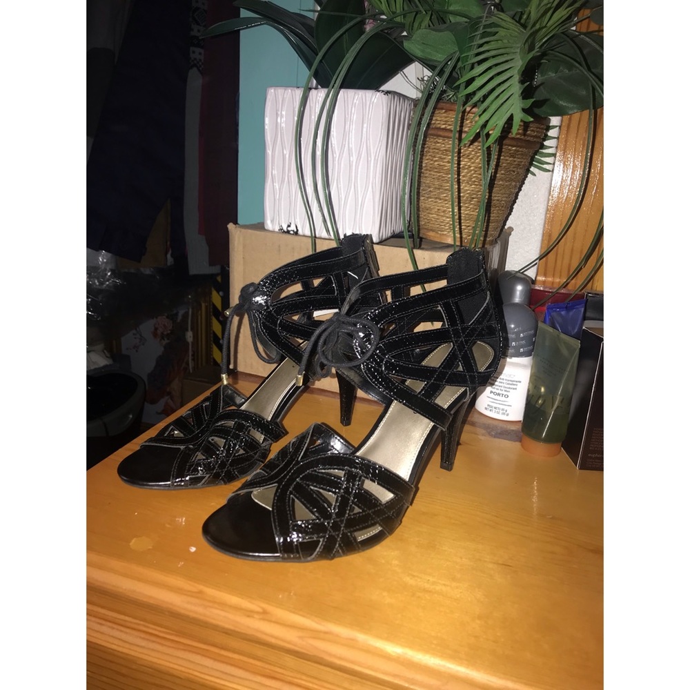 CHRISTIAN SIRIANO BLACK OPENED TOED HEELS